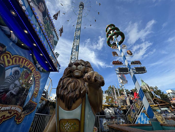 Oktoberfest 2024: Kettenflieger "Bayern Tower" von Alfons Egen Kaiser